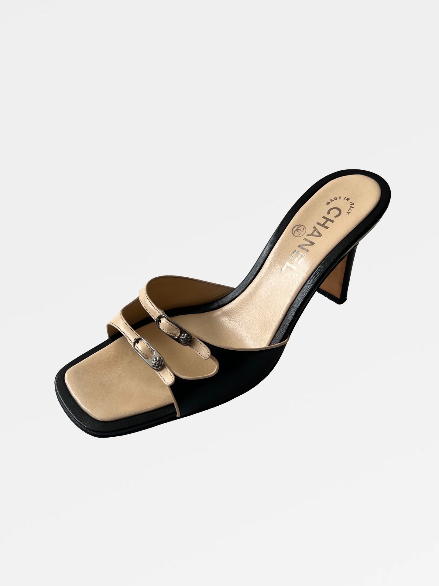 Chanel Slides, IT 39