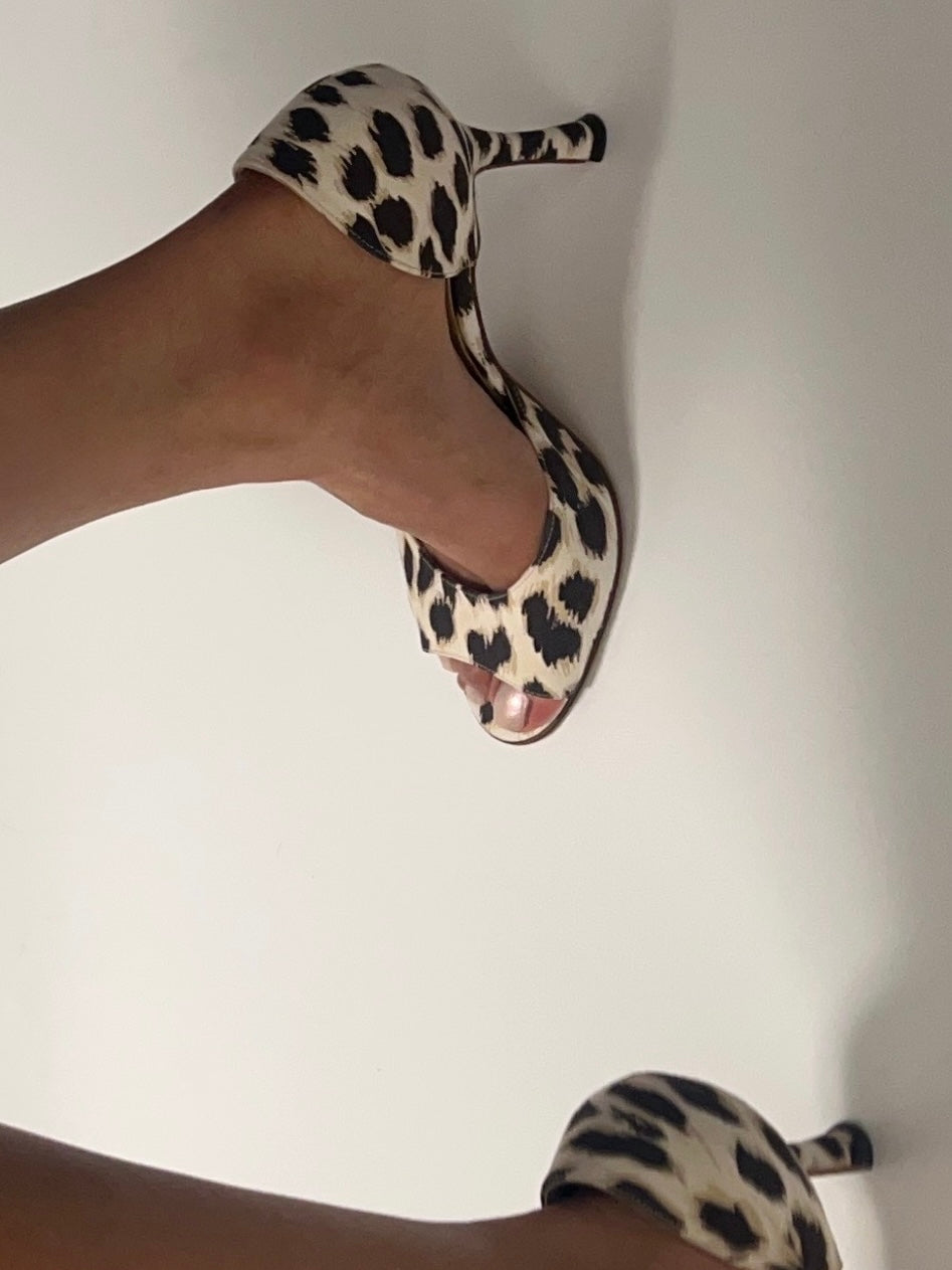 Manolo Blahnik Leopard Heels, IT 38