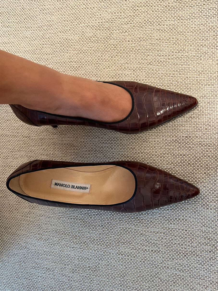 Manolo Blahnik Alligator Pumps, IT 38.5